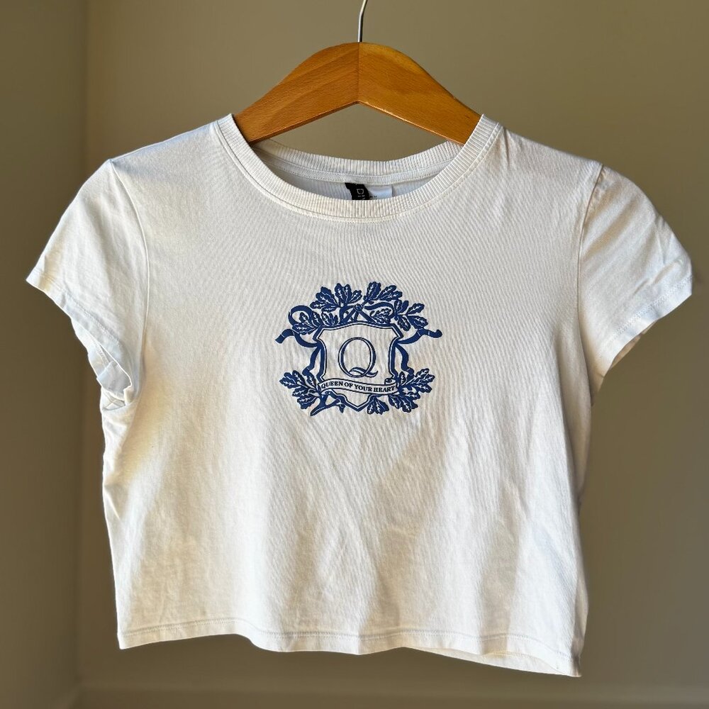 H&M “Queen of Your Heart” Baby Tee • Size M (Runs Small) • Cropped Fit   • Trend